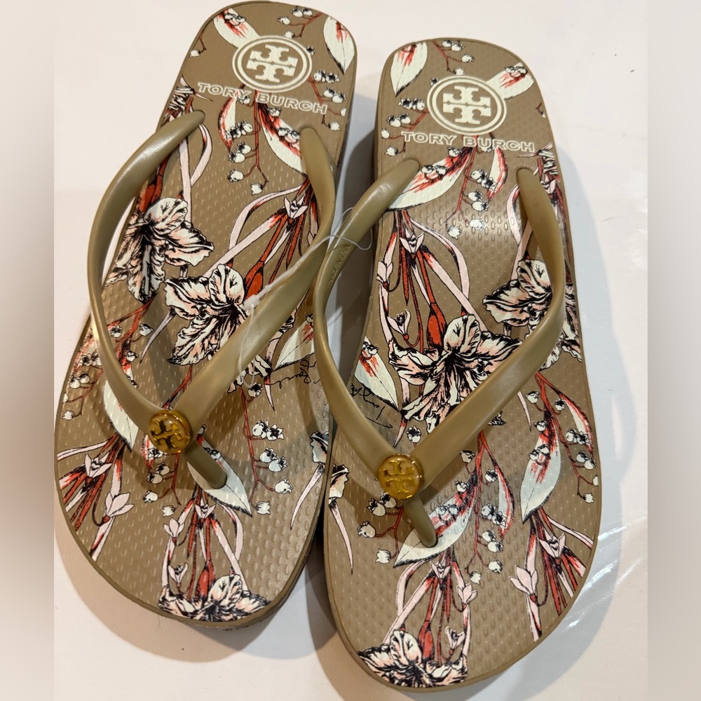 New! Tory Burch Tan Wedge Flip Flop Floral sz 9 Lilly flower orange white beige